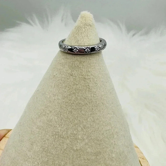 18K Silver Plated Star Rhinestones Stacking Band Ring in Silver - Picture 6 of 7